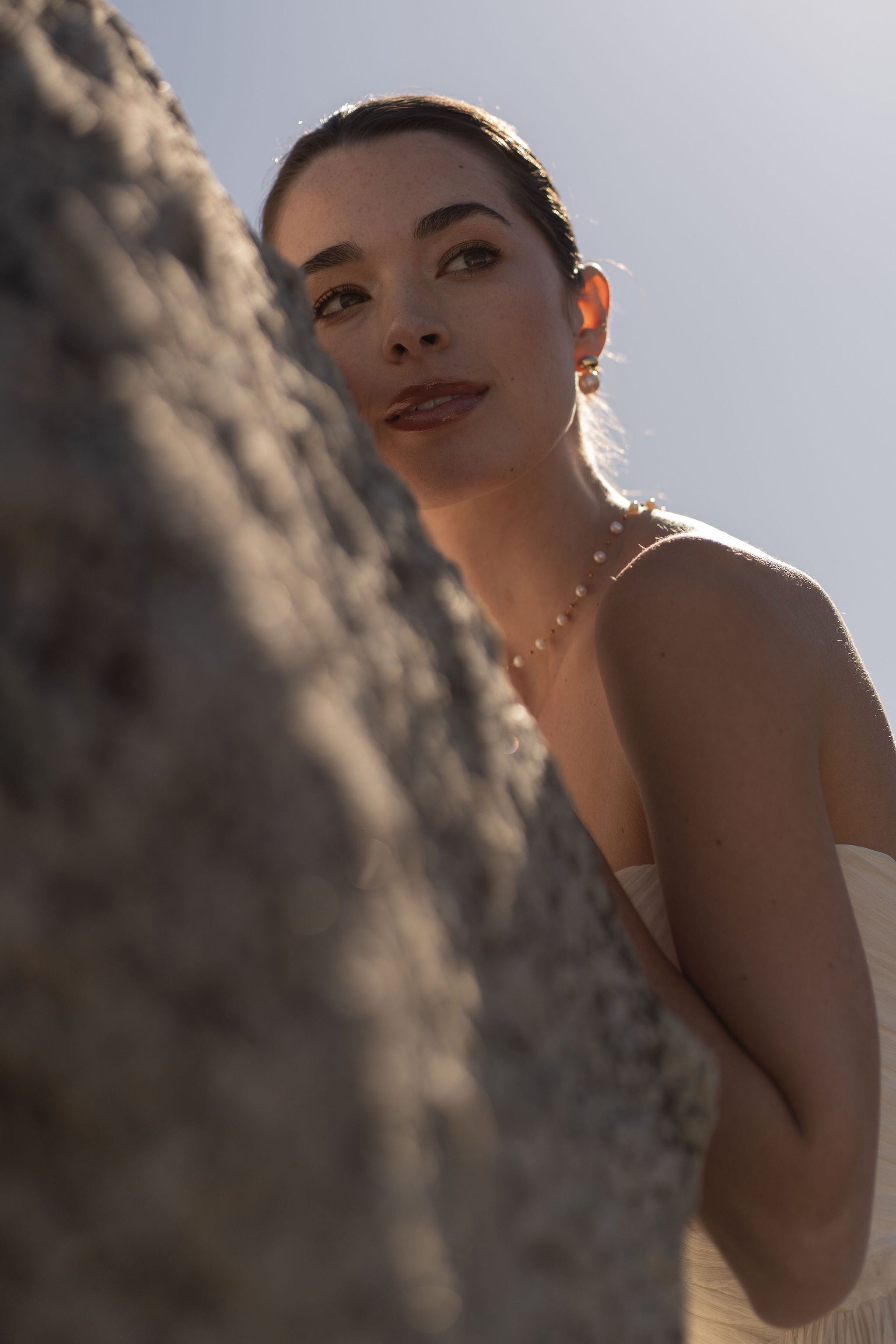 boucles d'oreilles mariée perle blanche et bille dorée