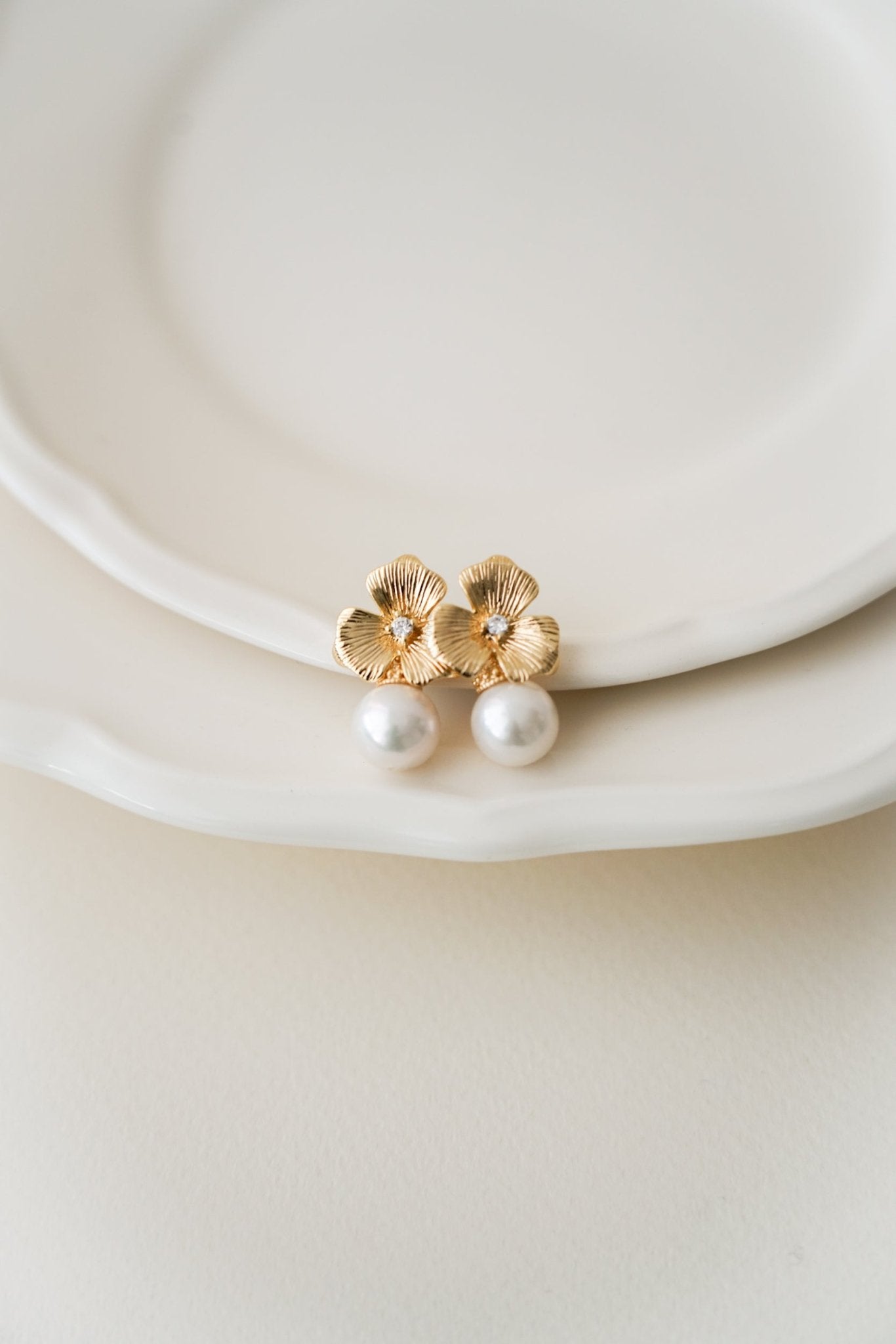 À deux - Boucles d'oreilles florales mariage moderne - Boucles d'oreilles courtes - Atelier Lilac