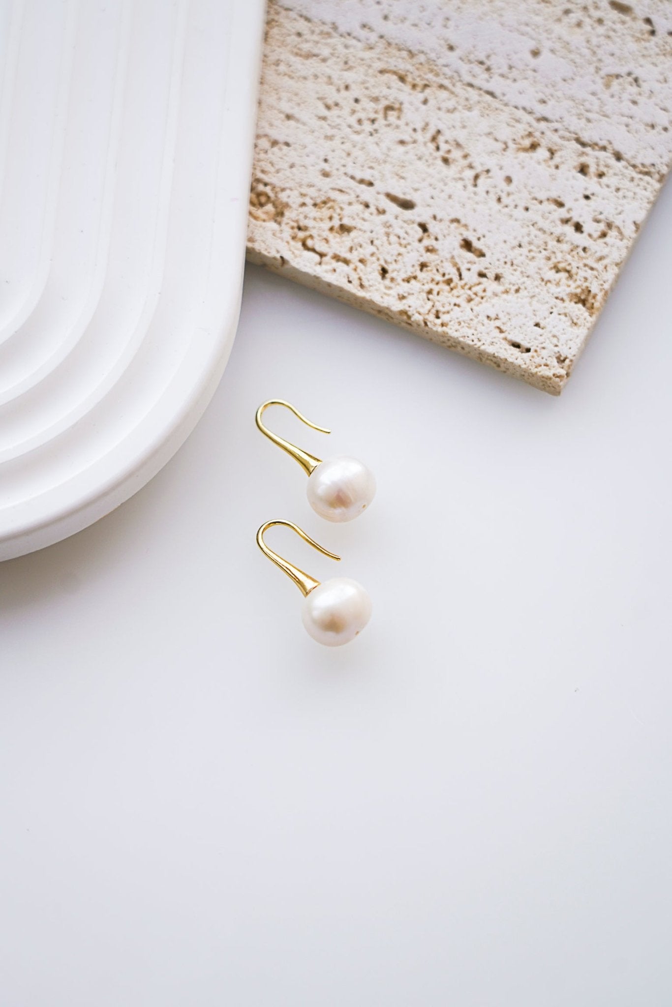 Boucles d'oreilles argent 925 et perle d'eau douce - Boucles d'oreilles courtes - Atelier Lilac