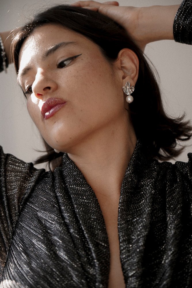 Bruna - Boucles d'oreilles tendance perle naturelle - Boucles d'oreilles courtes - Atelier Lilac