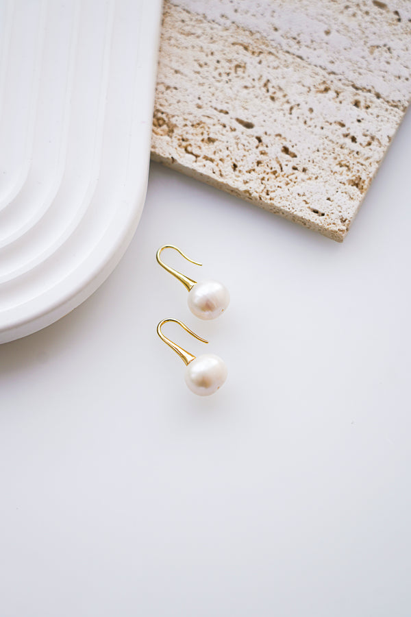 925 silver and freshwater pearl earrings