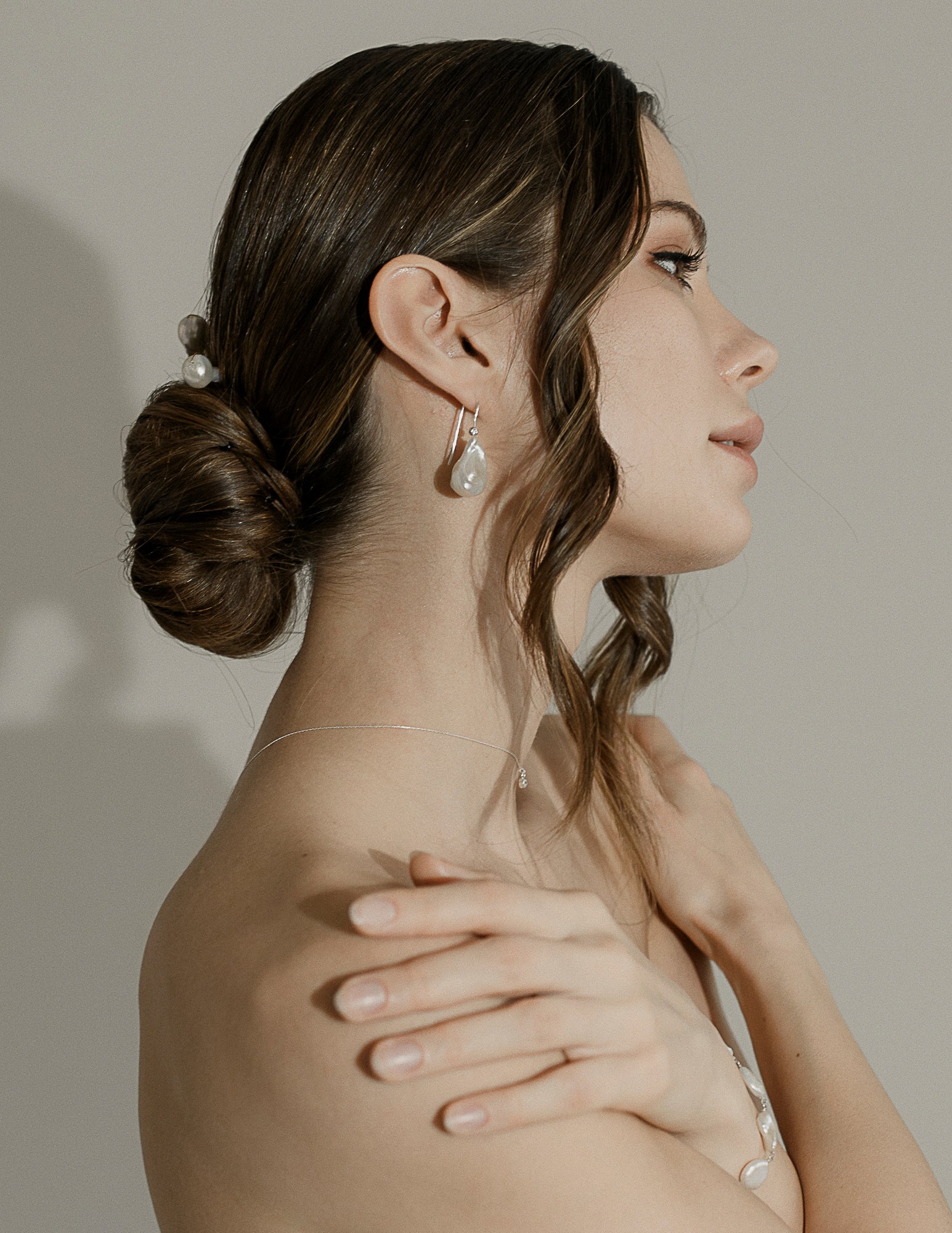 Ara - Baroque pearl earrings