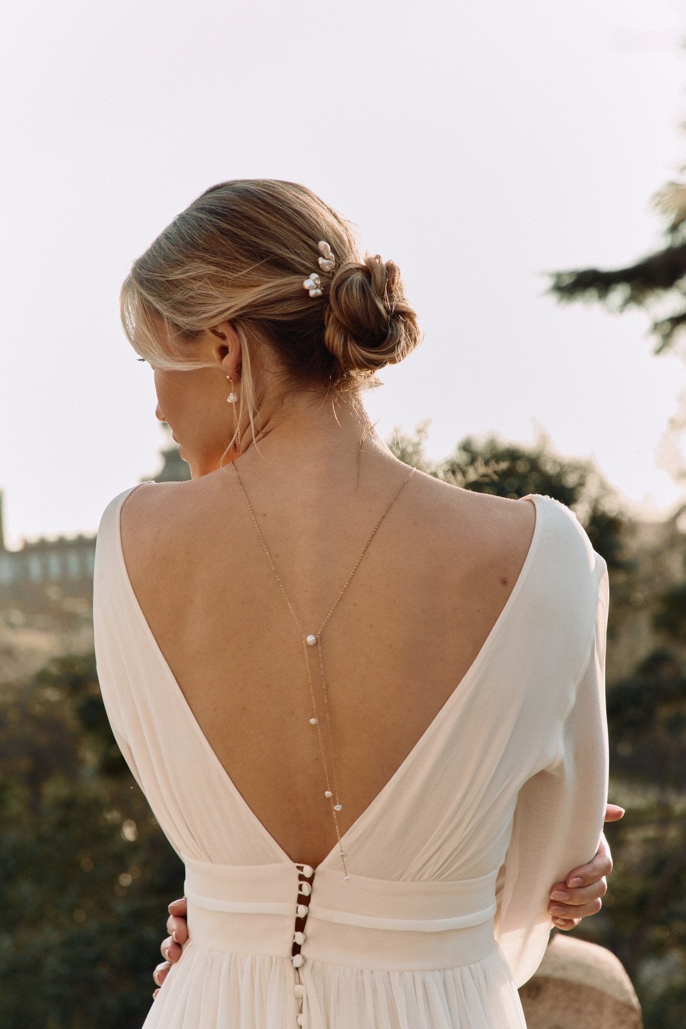 Colibri - Collier dos nu mariage en perles naturelles baroques - Collier de dos - Atelier Lilac