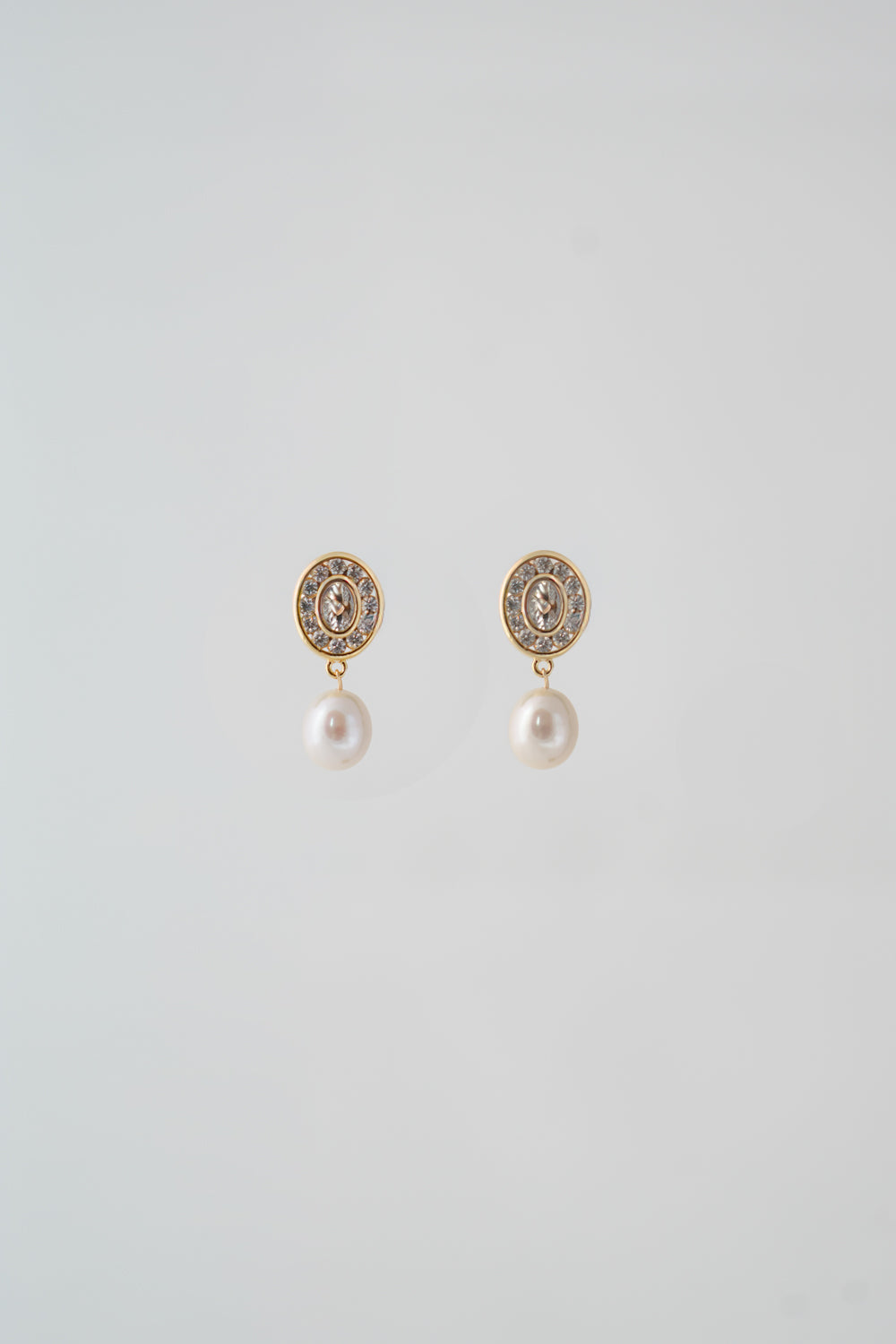 Boucles d'oreilles médaillon et perle