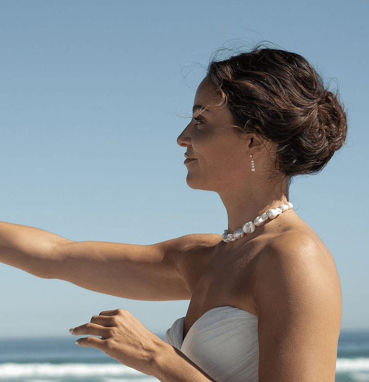Giraffa – Kurze Hochzeitsperlen-Ohrringe – Kurze Ohrringe – Atelier Lilac