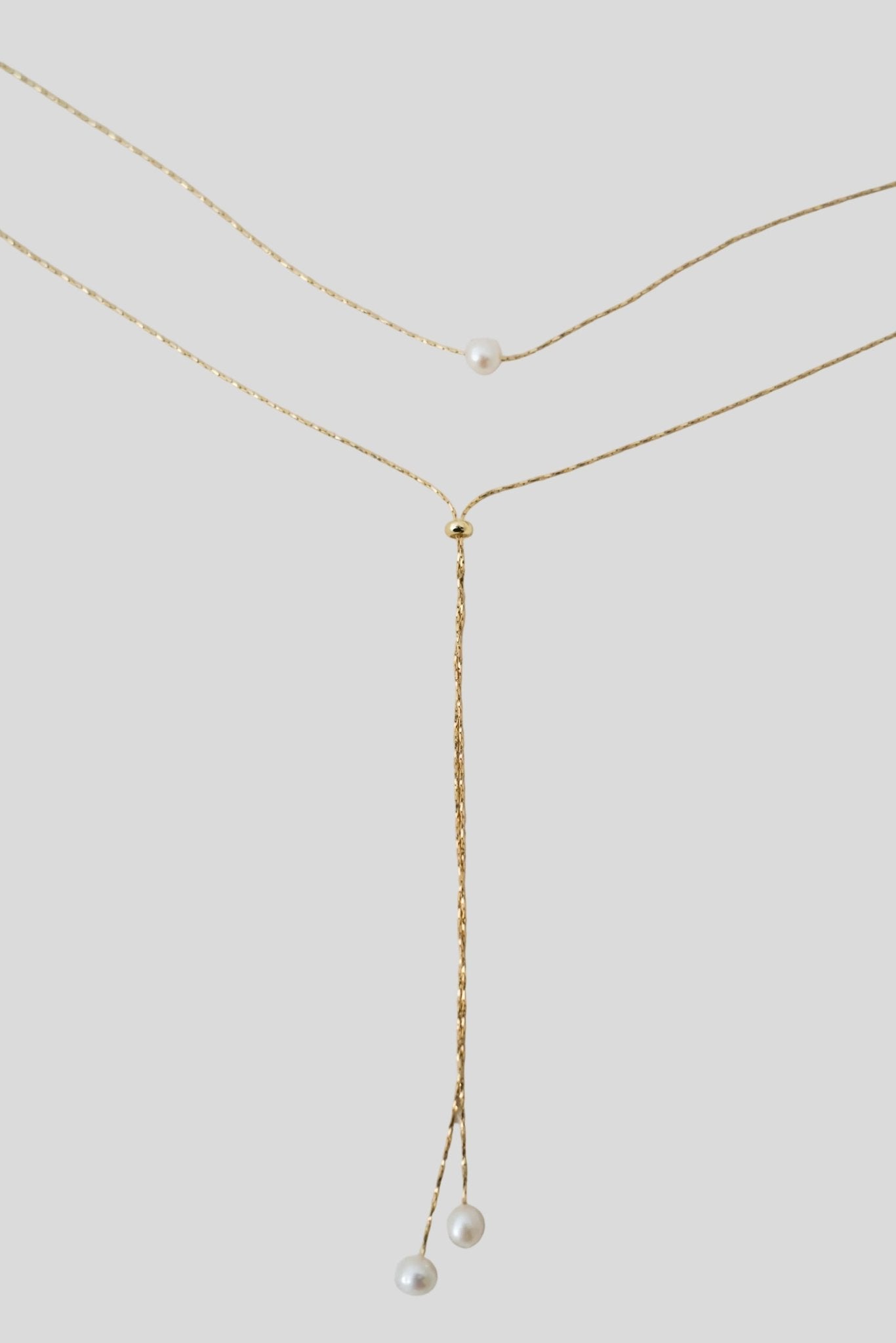 Grace – Rückenkette mit gedrehter Kette und Zuchtperlen – Rückenkette – Atelier Lilac