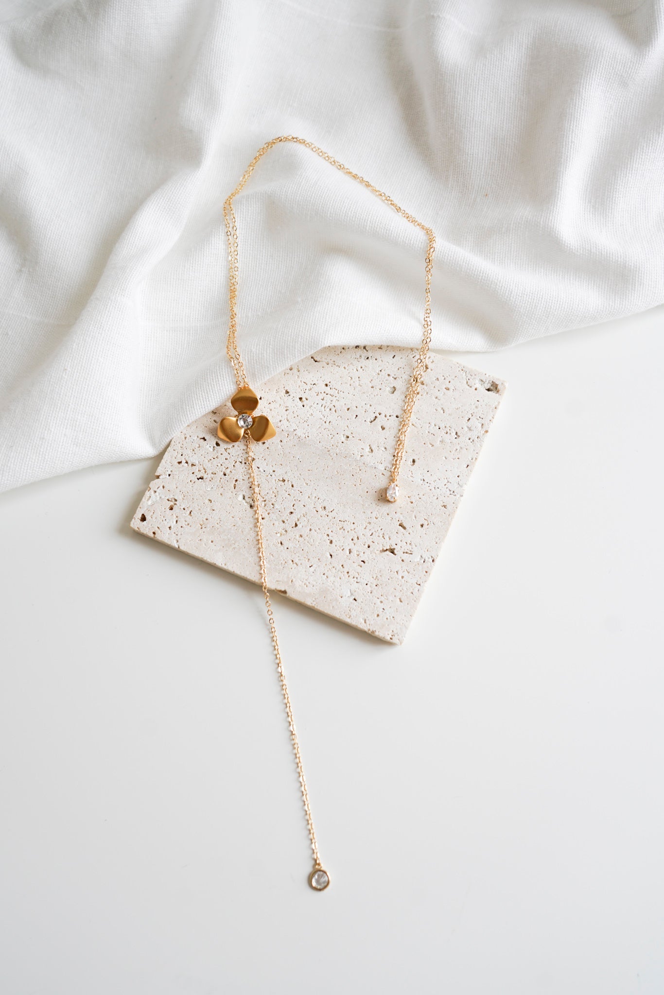 Jasmin - Collier de dos Floral - Collier de dos - Atelier Lilac