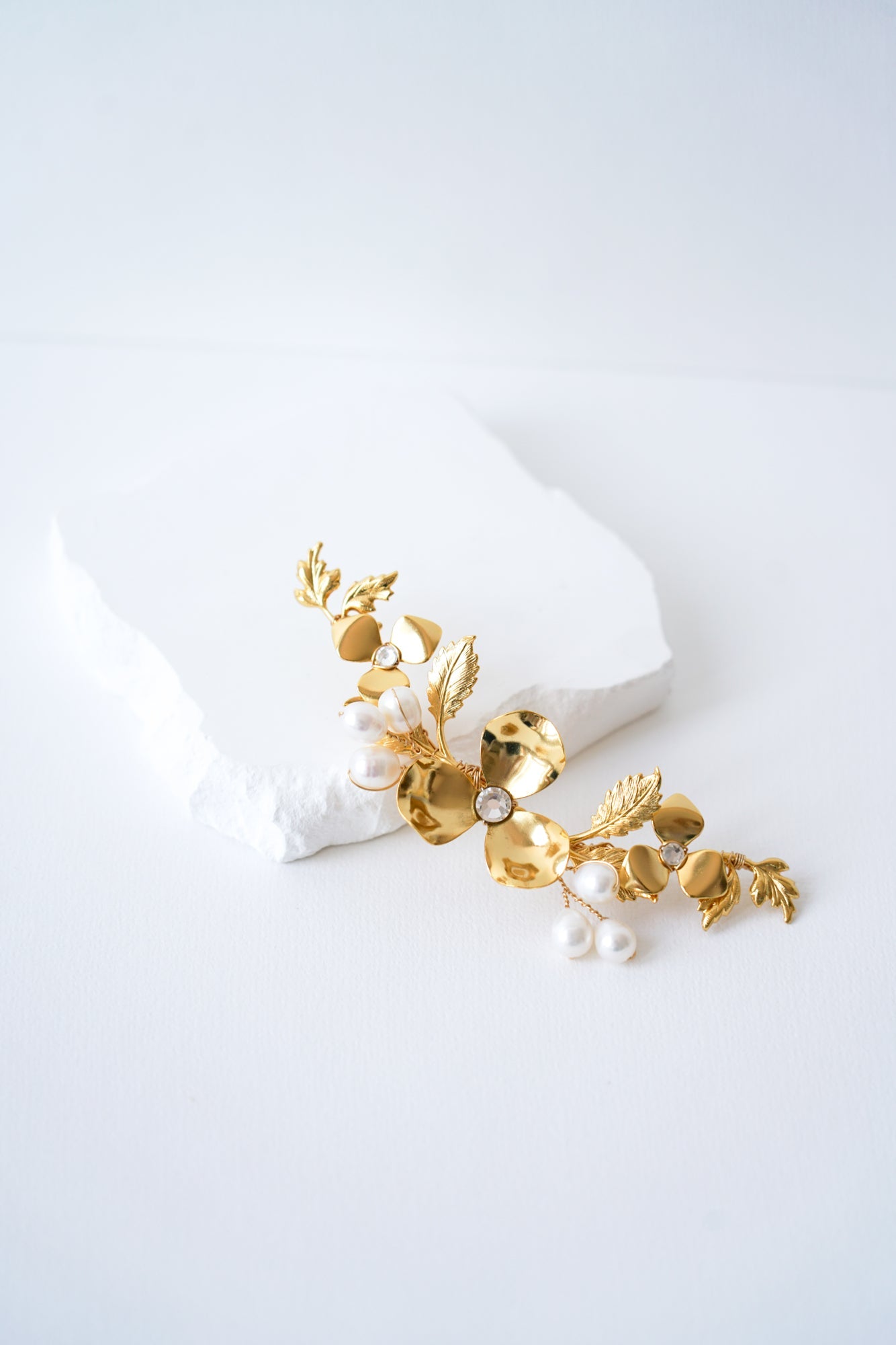 Jasmin - Peigne bohème fleurs et perles - Peigne - Atelier Lilac
