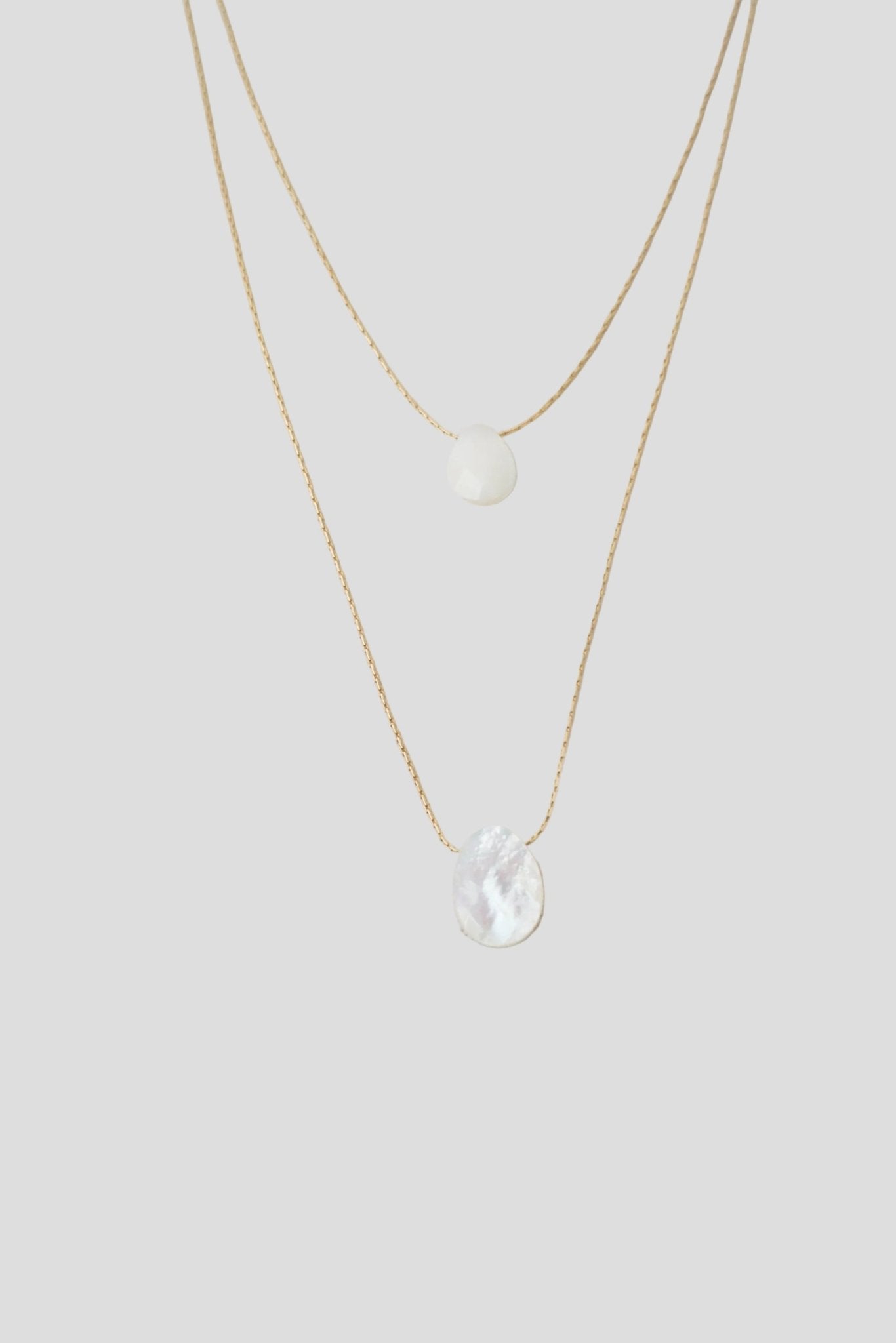 Okuhle – Collier de dos pour mariage en goutes de nacre facettée - Collier de dos - Atelier Lilac
