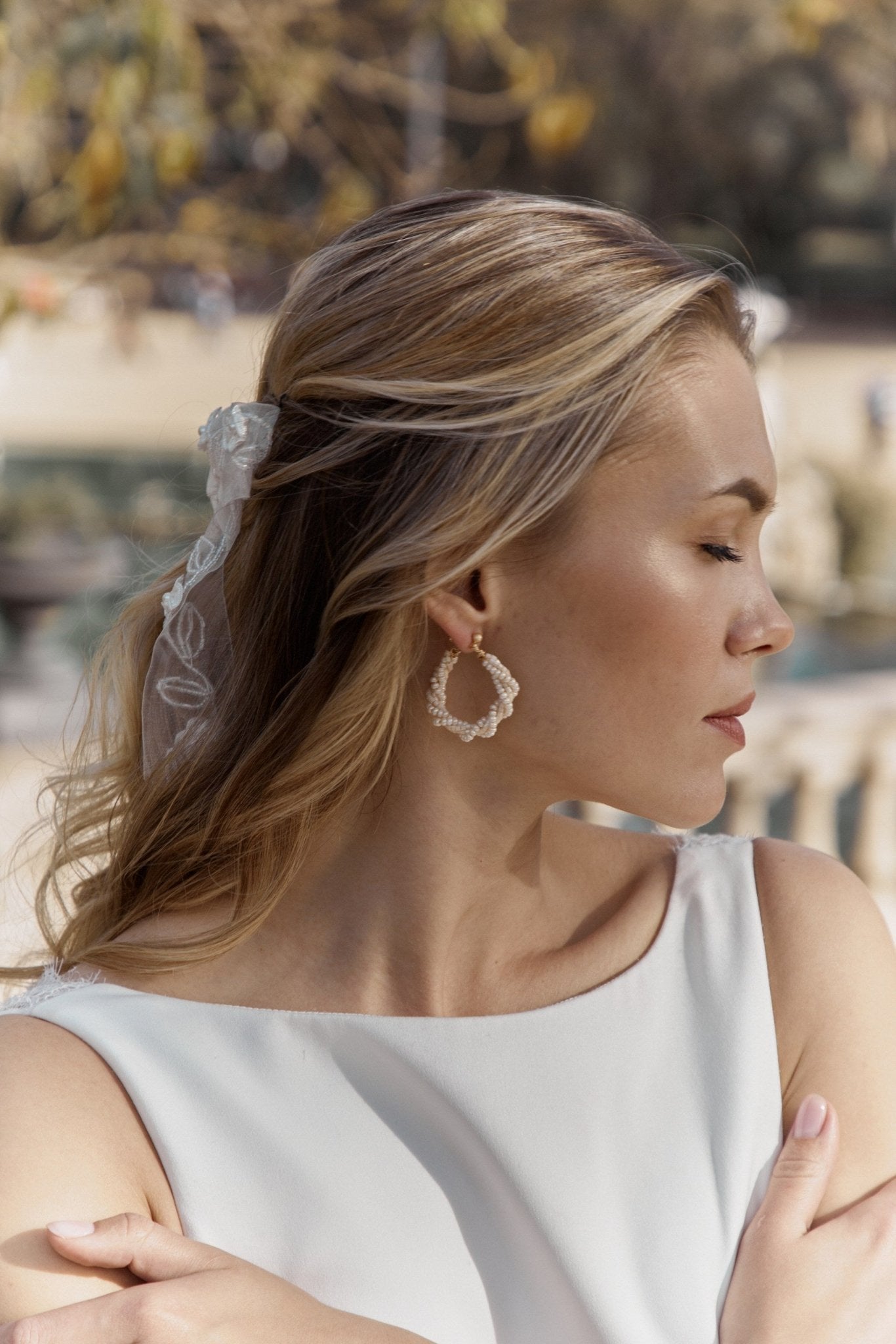 Petit Etourneau - Créoles de mariée en perles - Boucles d'oreilles courtes - Atelier Lilac