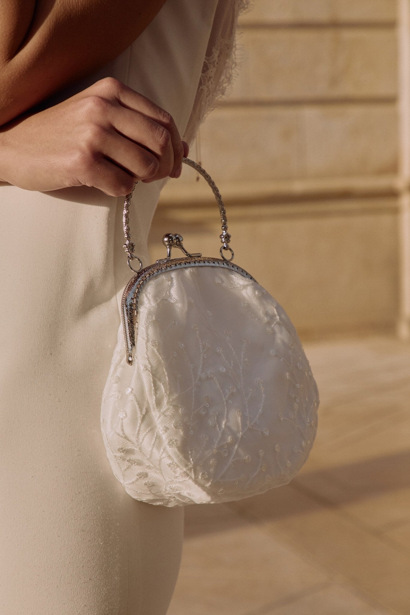 Plume - sac/ pochette de mariée en dentelle et sequins - Sac - Atelier Lilac