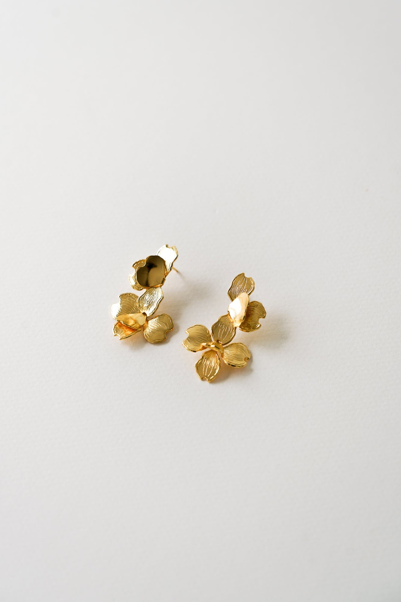 Romantica - boucles d'oreilles florales mariage pendantes - Boucles d'oreilles longues - Atelier Lilac