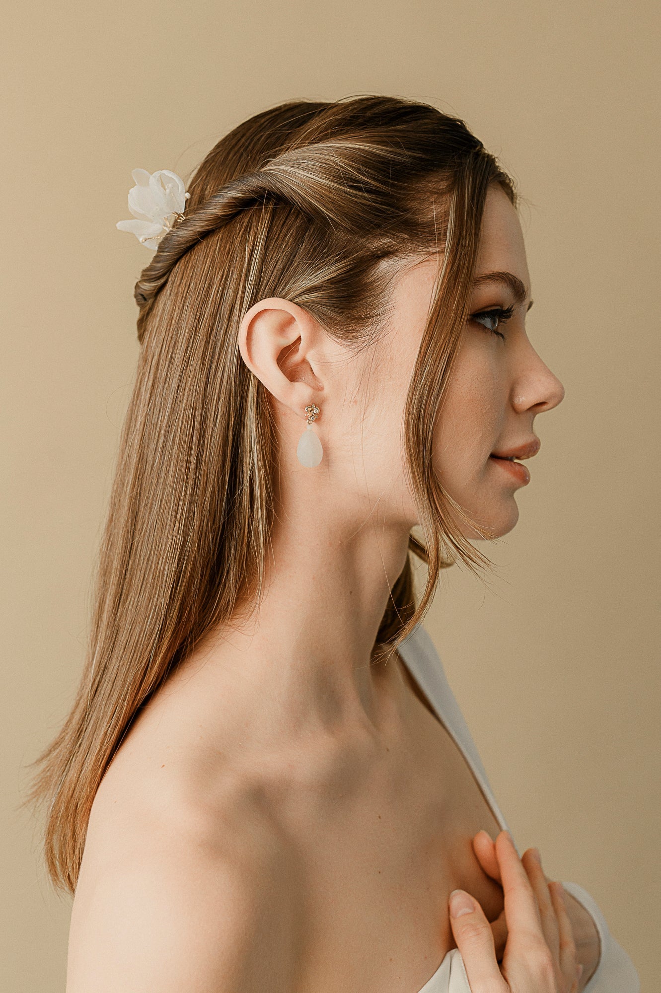 Rossignol - Boucles d'oreilles florales pierres naturelles - Boucles d'oreilles courtes - Atelier Lilac