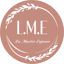 logo d'un blog de mariage en forme de rond et de couleurs rose pâle