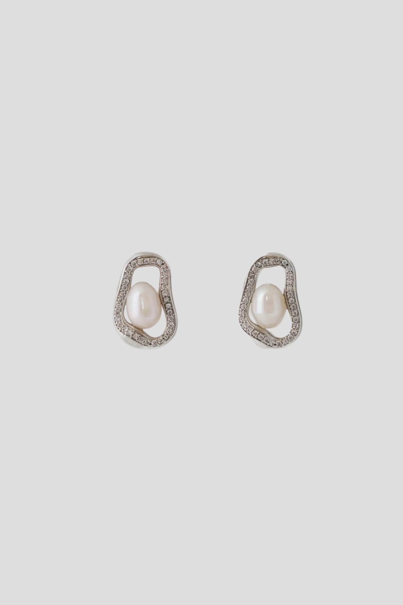 Thandiwe - Boucles d'oreilles mariage abstraites en perles - Boucles d'oreilles courtes - Atelier Lilac