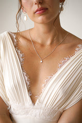 Légère - Mother Pearl Disc Necklace