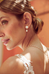 Livia - Rose and pearl earrings