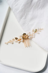 peigne de mariée bohème à fleurs dorées et perles