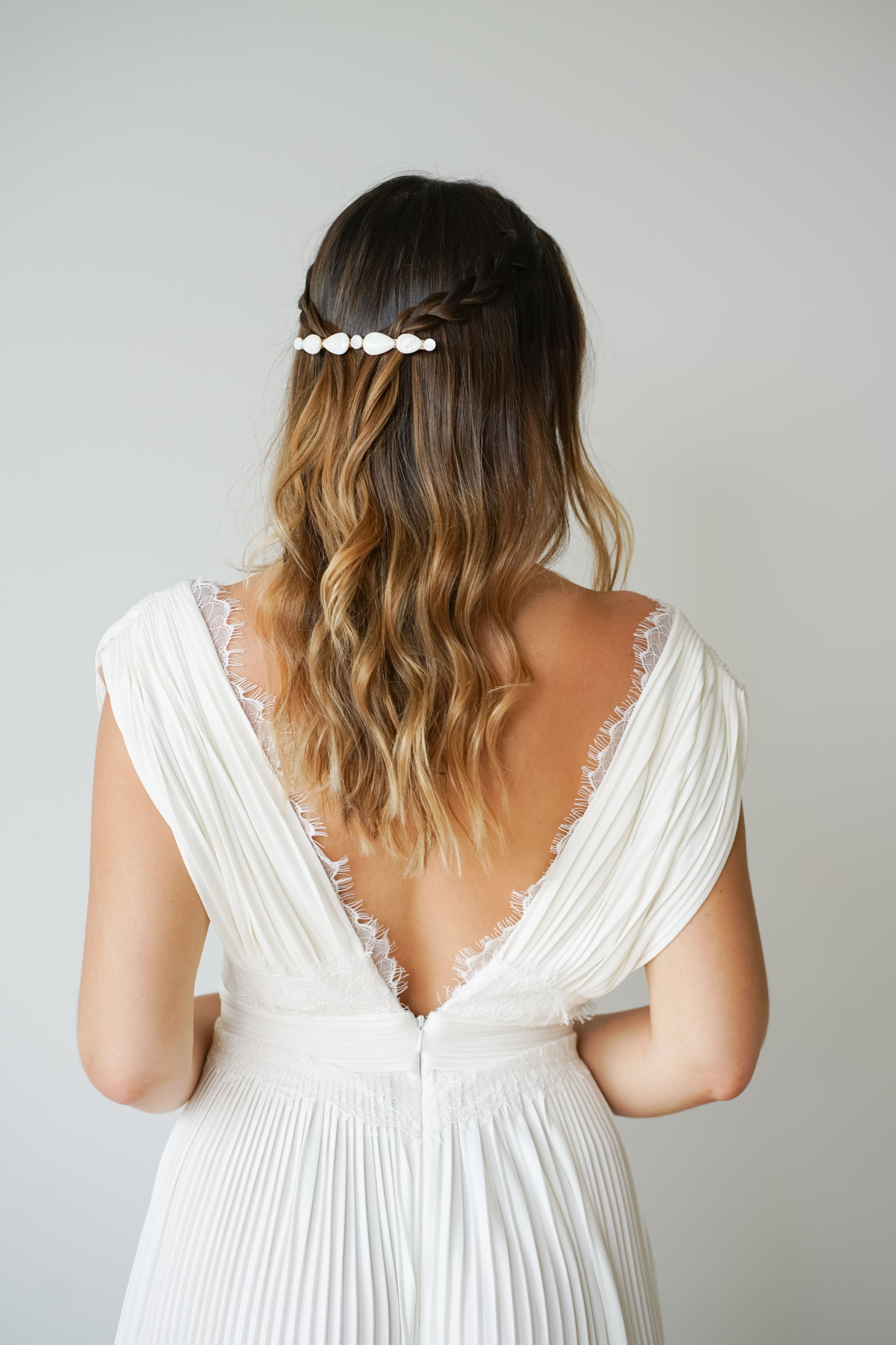 Accessoire cheveux en nacre pour un mariage civil