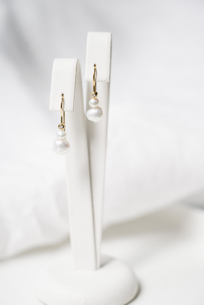 Boucles d'oreilles minimaliste en perles et zirconiums