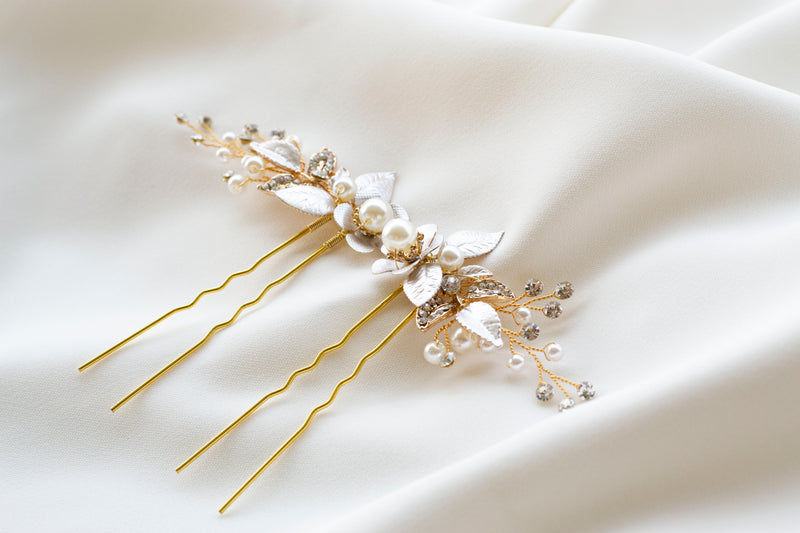 Deux pics à cheveux de mariage bohème fleuris en or à perles et cristaux