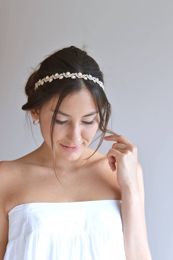 headband en forme de dentelle blanche pour mariage bohème et romantique