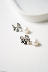 Boucles d'oreilles pendantes argent et perle naturelle blanche