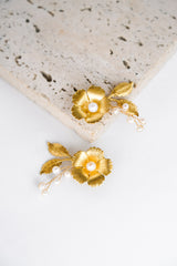 bijoux de chaussures pour mariage en or vieilli avec une fleur et des perles naturelles