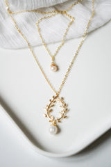 Collier de dos avec perles naturelles pour mariage romantique et classique