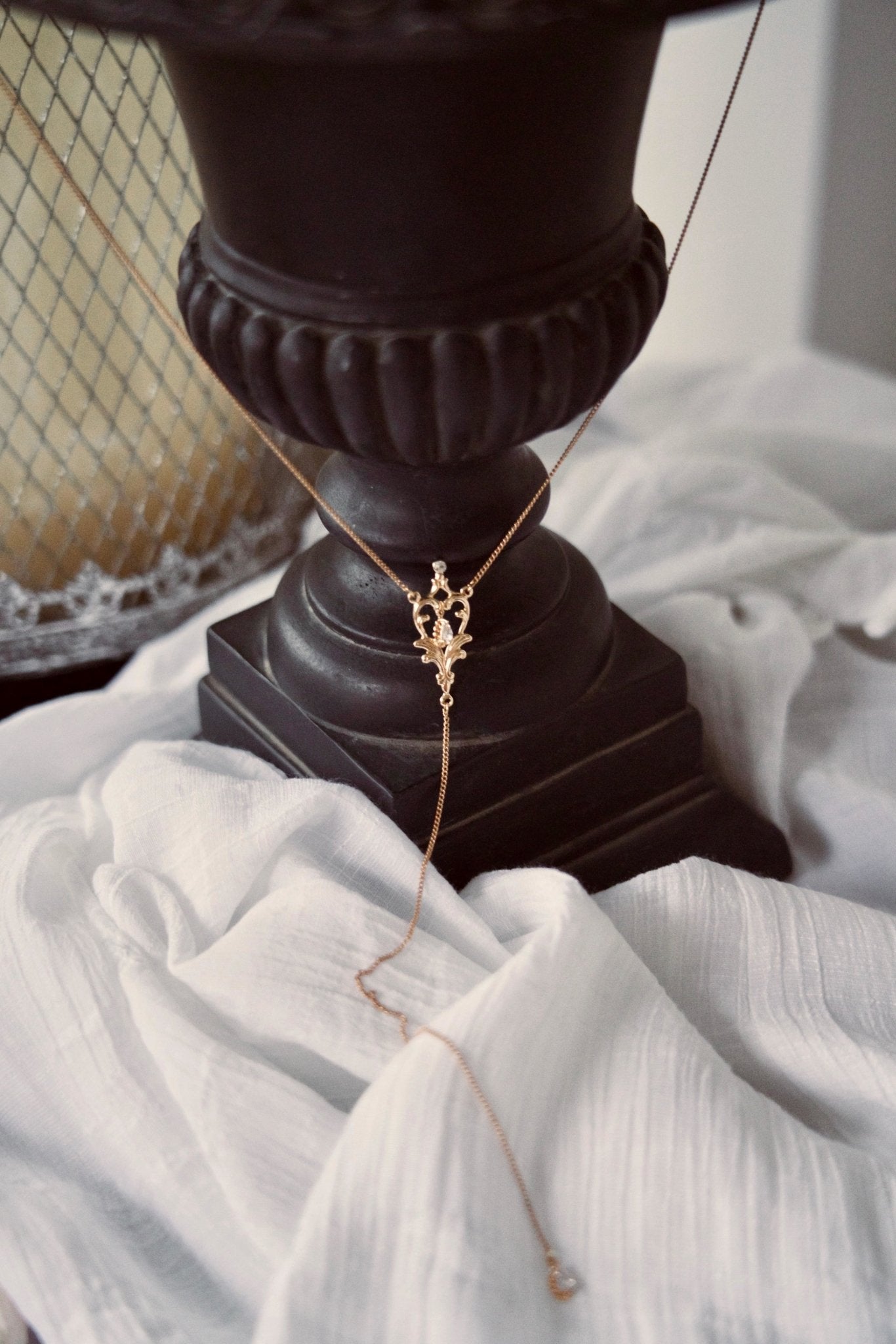 Duchesse - Collier de dos - Collier de dos - Atelier Lilac