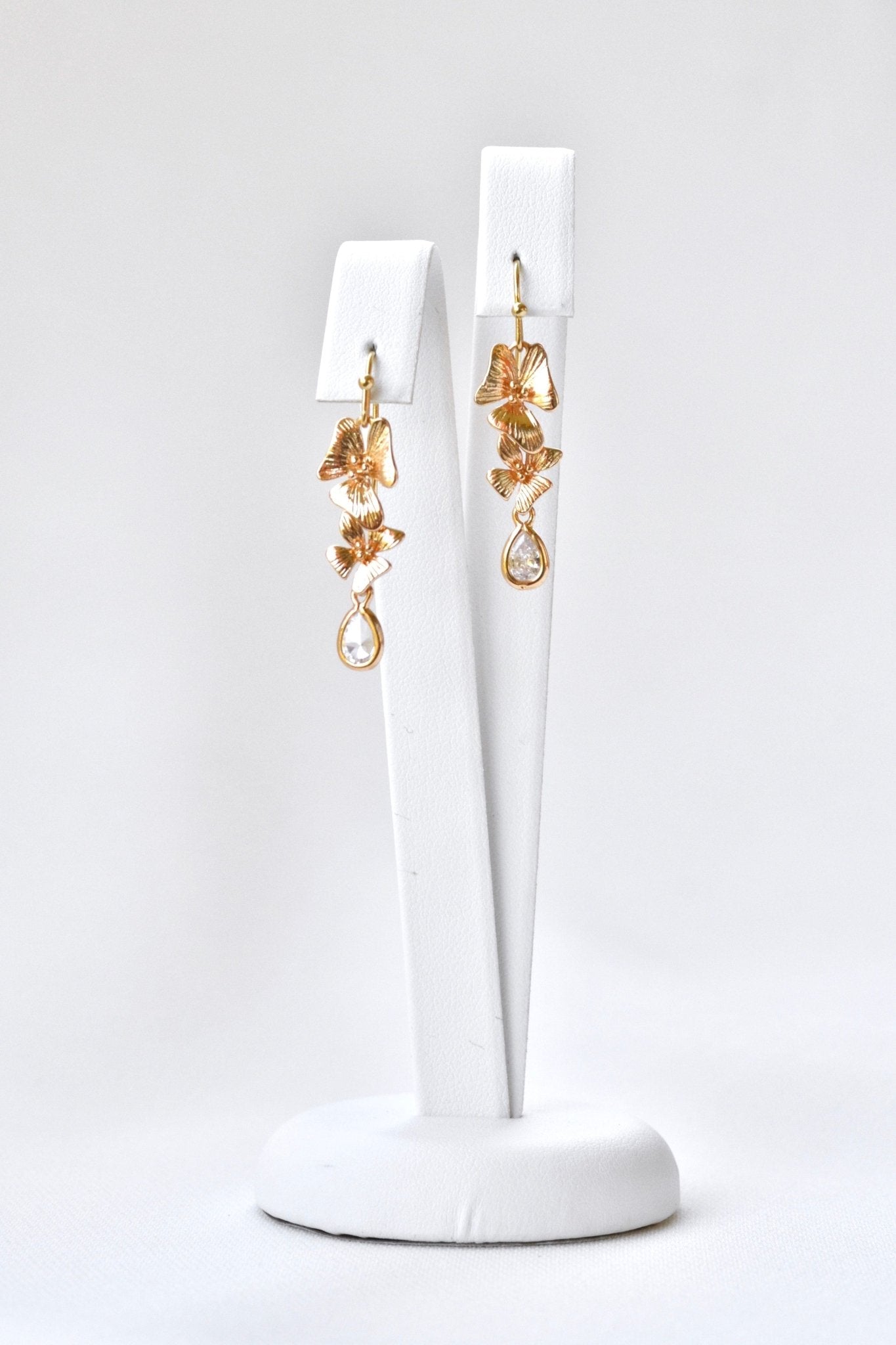 Féminine - Boucles d'oreilles florales courtes - Boucles d'oreilles courtes - Atelier Lilac