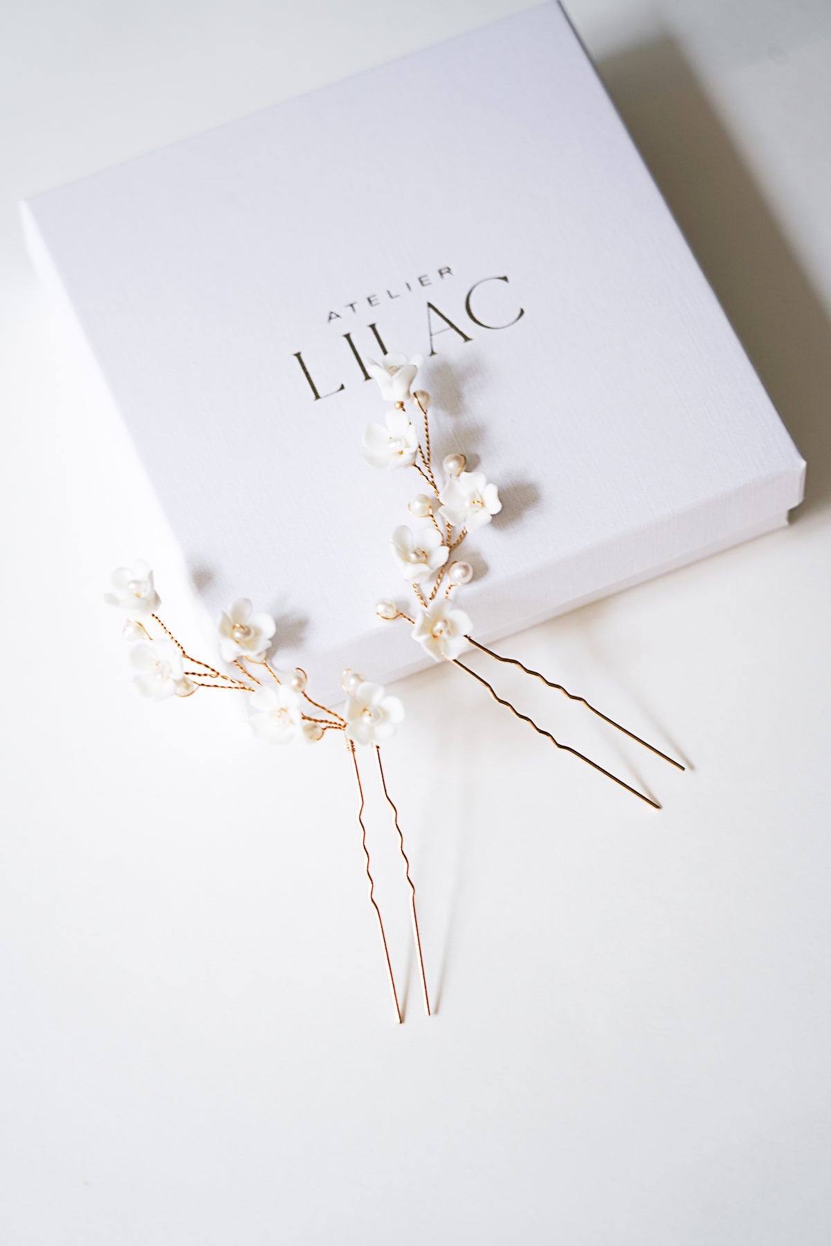 Livia - Pic à cheveux mariage fleurs en porcelaine - Pic double - Atelier Lilac