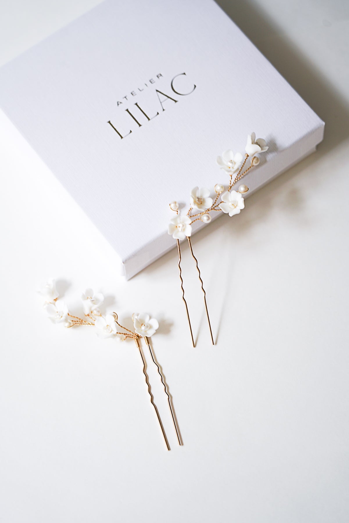 Livia - Pic à cheveux mariage fleurs en porcelaine - Pic double - Atelier Lilac