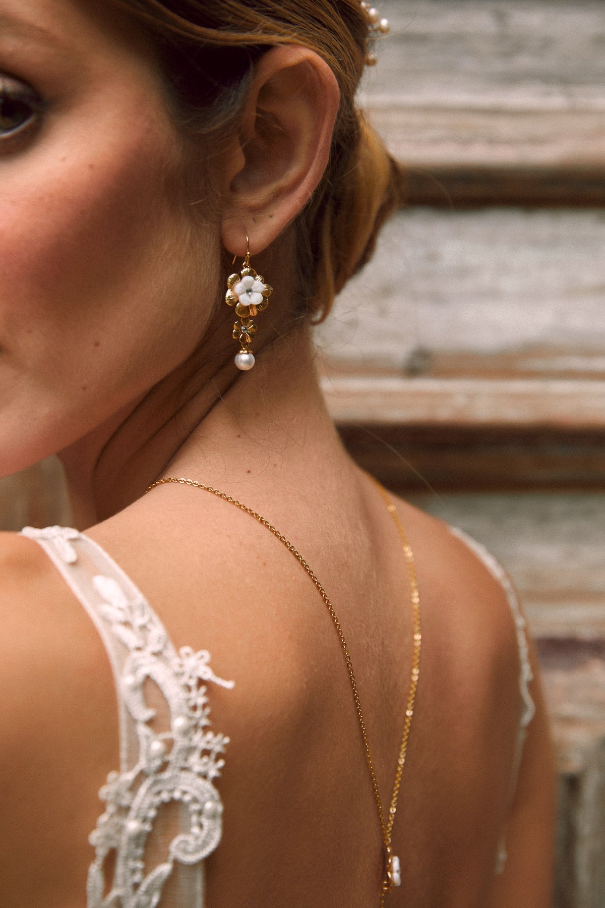 Luisa - Boucles d'oreilles mariage florales en nacre - Boucles d'oreilles longues - Atelier Lilac
