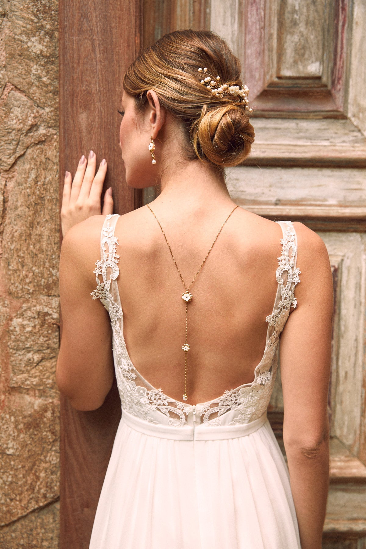 Luisa - Collier dos nu floral mariace en nacre et perles - Collier de dos - Atelier Lilac